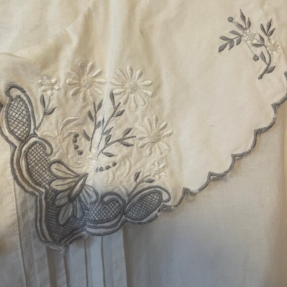 French vintage cotton blouse with oversized embroidered collar, cuffs and puff s - Picture 2 of 6